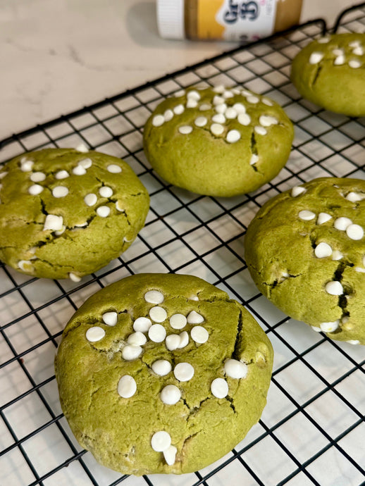 Vanilla-Stuffed Matcha Cookies