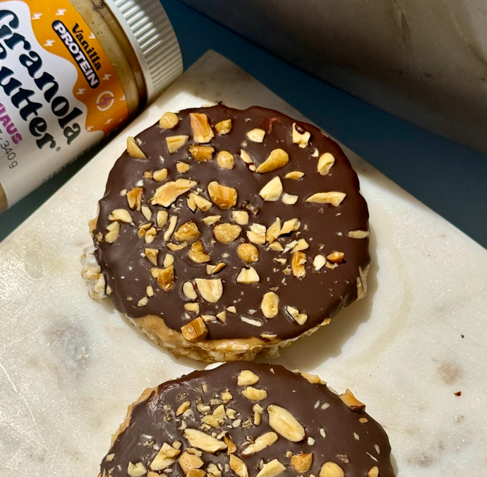 Protein "Snickers" Rice Cakes (High Protein, Vegan, Gluten-Free)